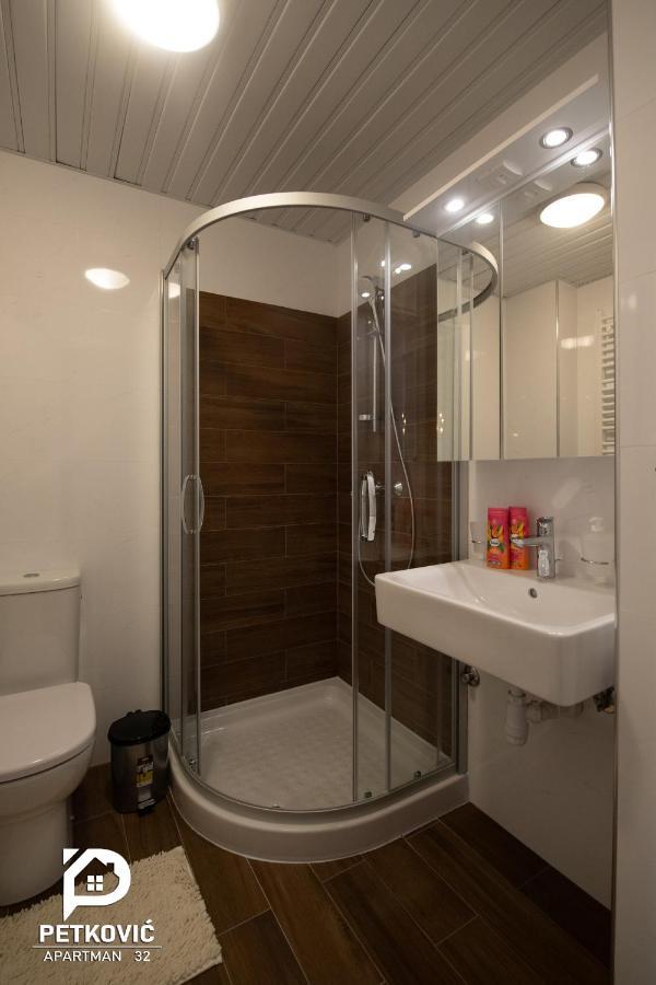 Petkovic Apartmani Studio32 Ягодина Экстерьер фото