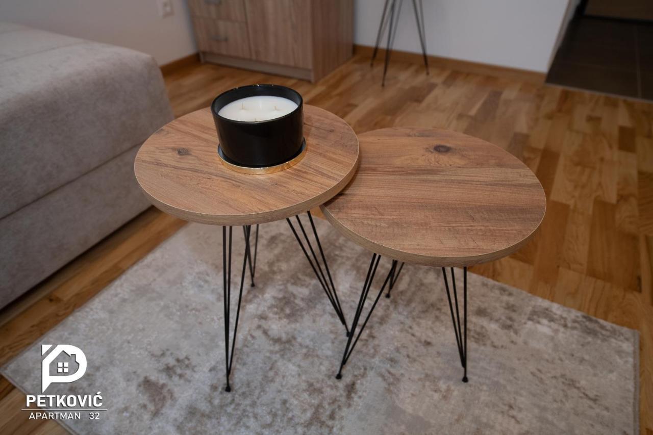 Petkovic Apartmani Studio32 Ягодина Экстерьер фото